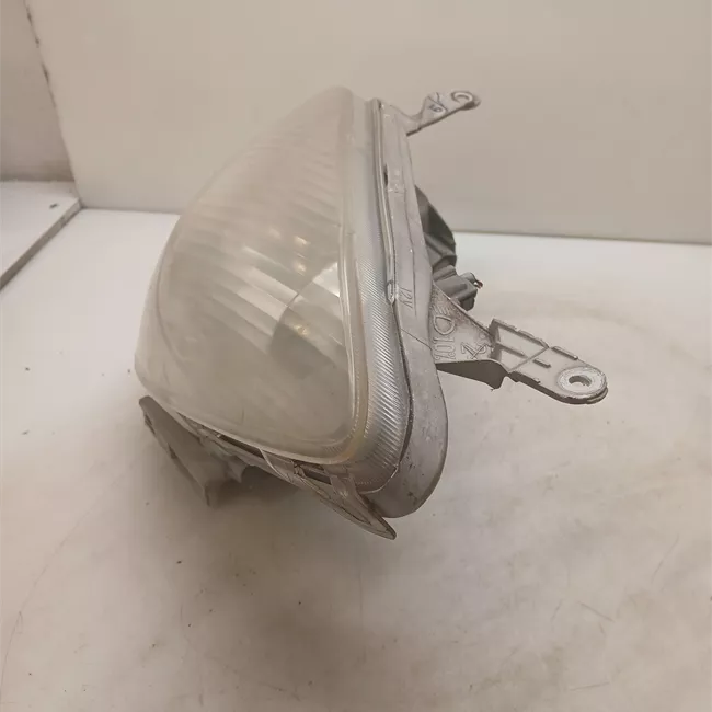 Proiettore sinistro 05-07<