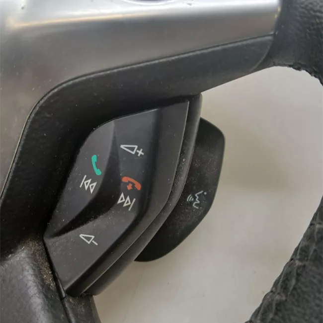 Volante sport/cuoio contr vel disp lim