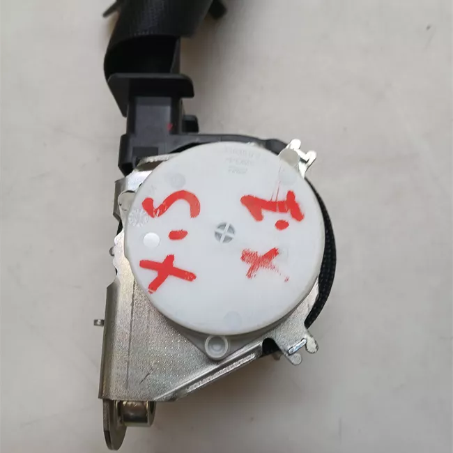 Cintura di sicurezza anteriore sinistra