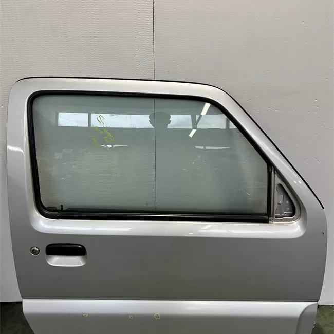 Porta anteriore destra