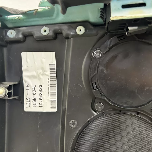 Pannello interno porta anteriore sinistro