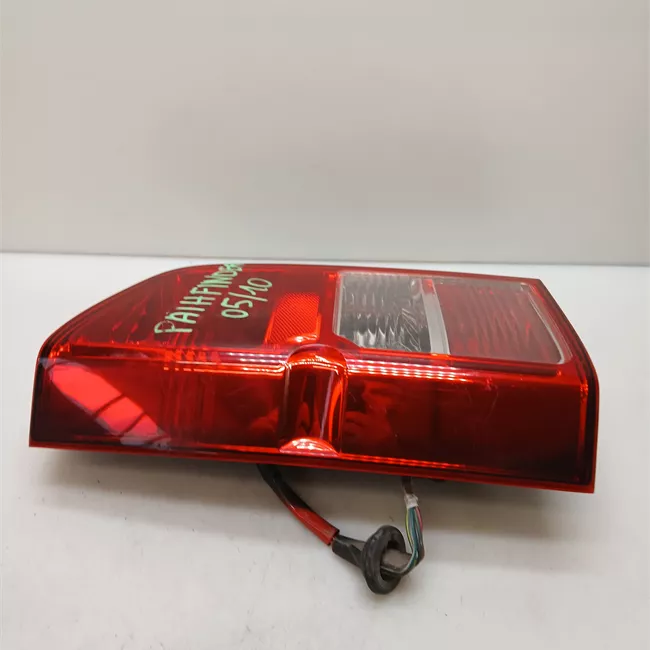 Fanale posteriore sinistro