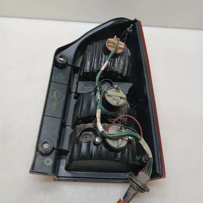 Fanale posteriore sinistro