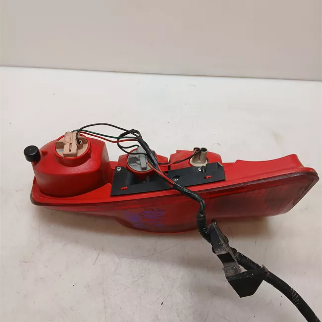 Fanale posteriore destro Orizzontale