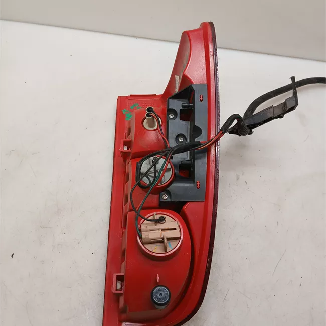 Fanale posteriore destro Orizzontale