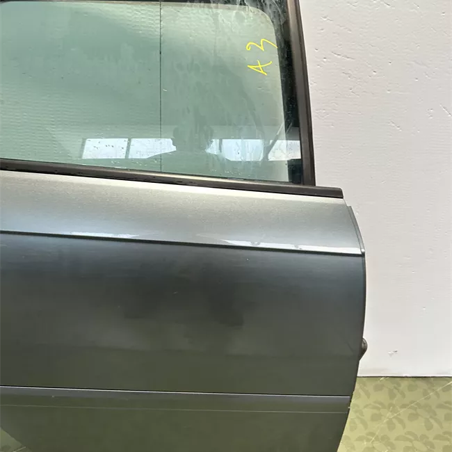 Porta posteriore destra