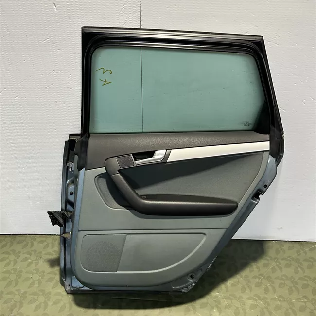 Porta posteriore destra