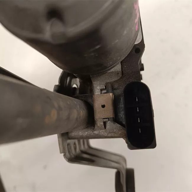 Meccanismo tergiparabrezza con motorino