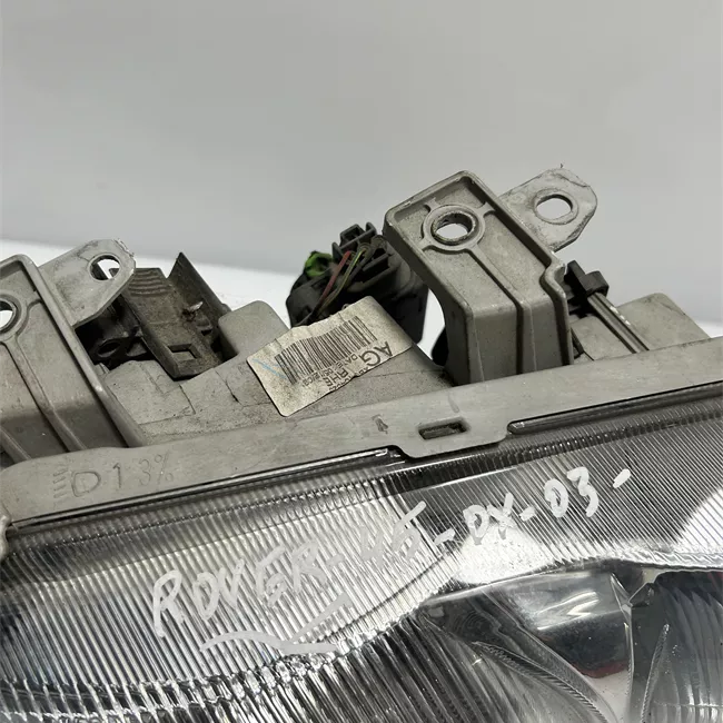 Proiettore con regolatore altezza destro