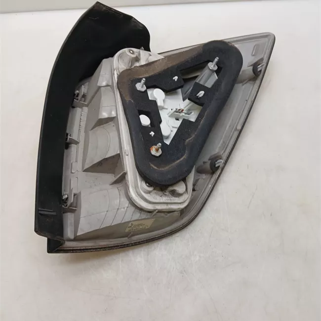 Fanale posteriore sinistro