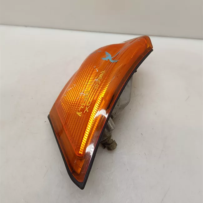 Fanalino anteriore sinistro