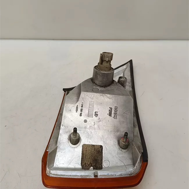 Fanalino anteriore sinistro