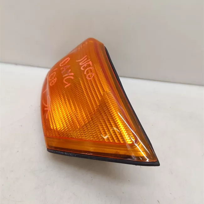 Fanalino anteriore sinistro