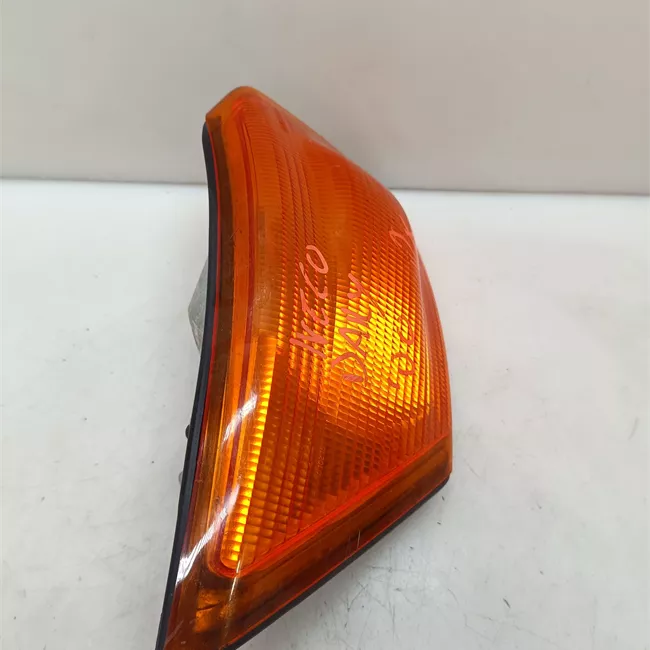 Fanalino anteriore destro