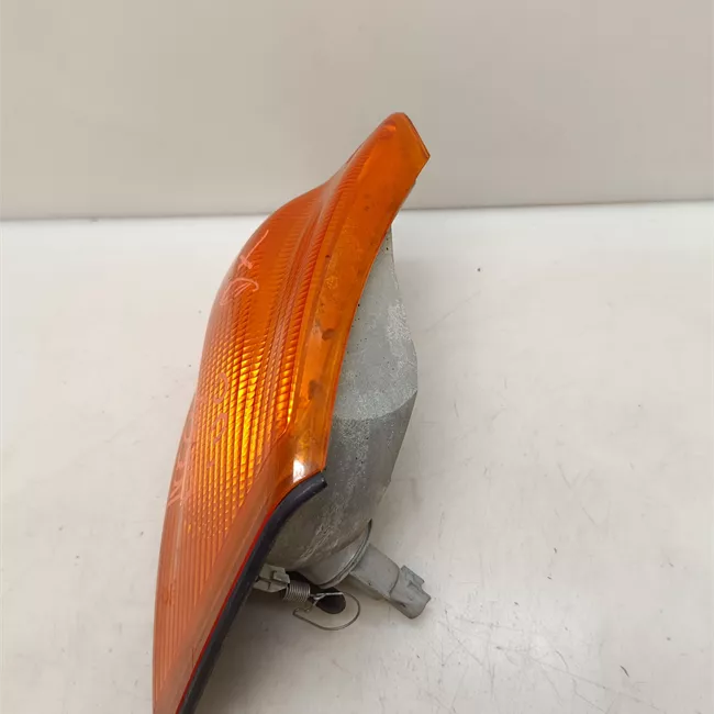 Fanalino anteriore destro