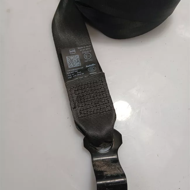 Cintura di sicurezza anteriore destra con pretensionatore