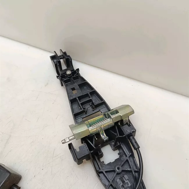 Serratura porta anteriore destra