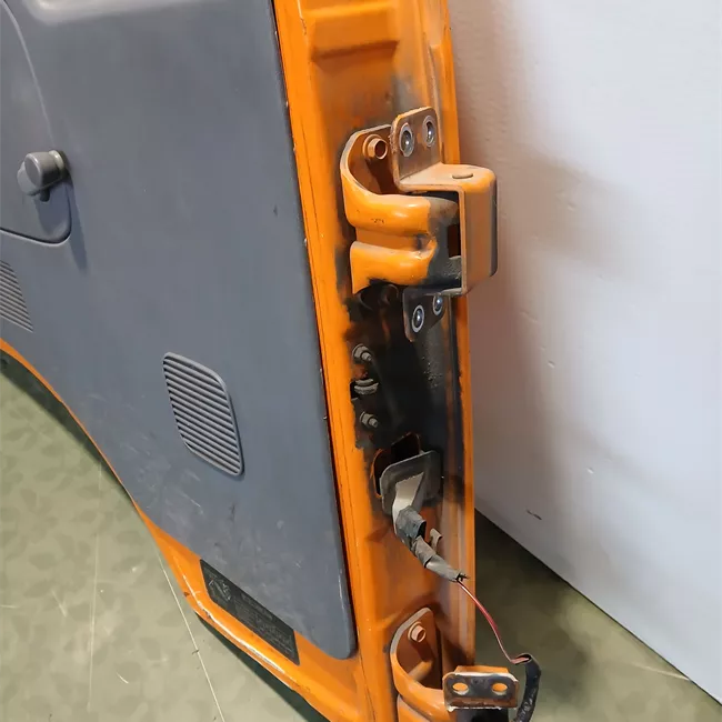 Porta anteriore sinistra