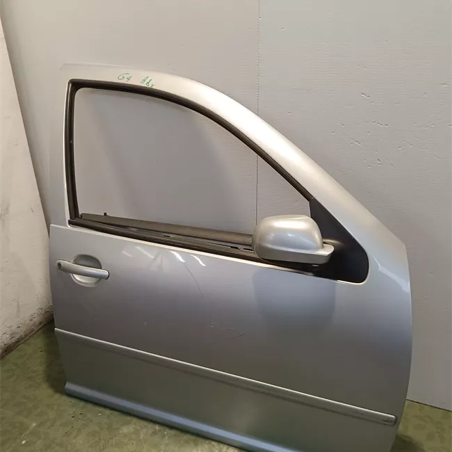 Porta anteriore destra