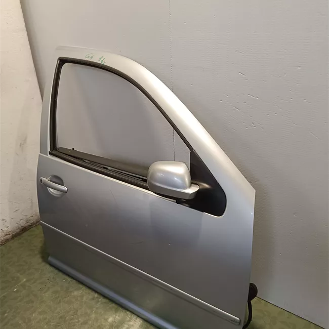 Porta anteriore destra