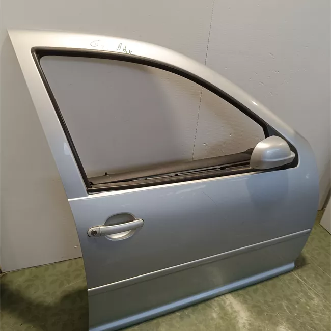 Porta anteriore destra