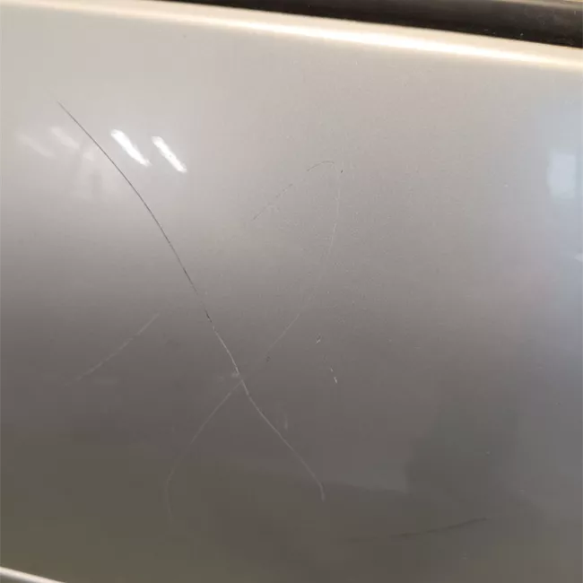 Porta anteriore destra