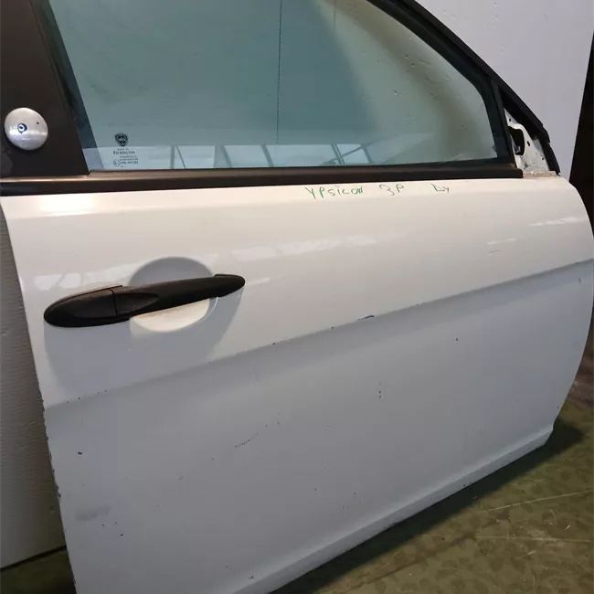 Porta anteriore destra