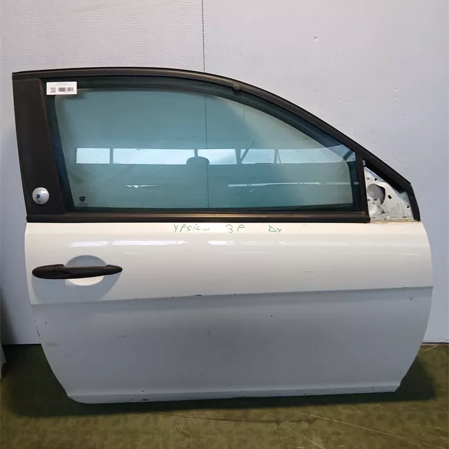 Porta anteriore destra