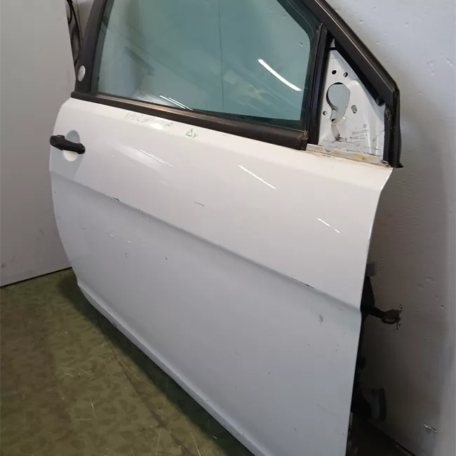 Porta anteriore destra