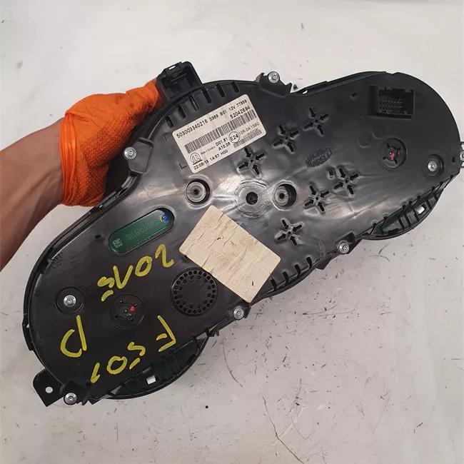 Quadro strumenti completo con displaty molutifunzione