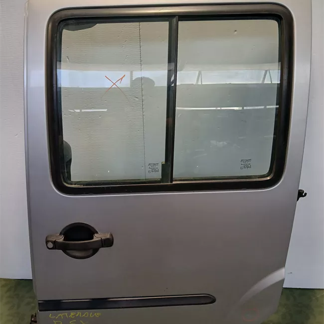 Porta posteriore sinistra