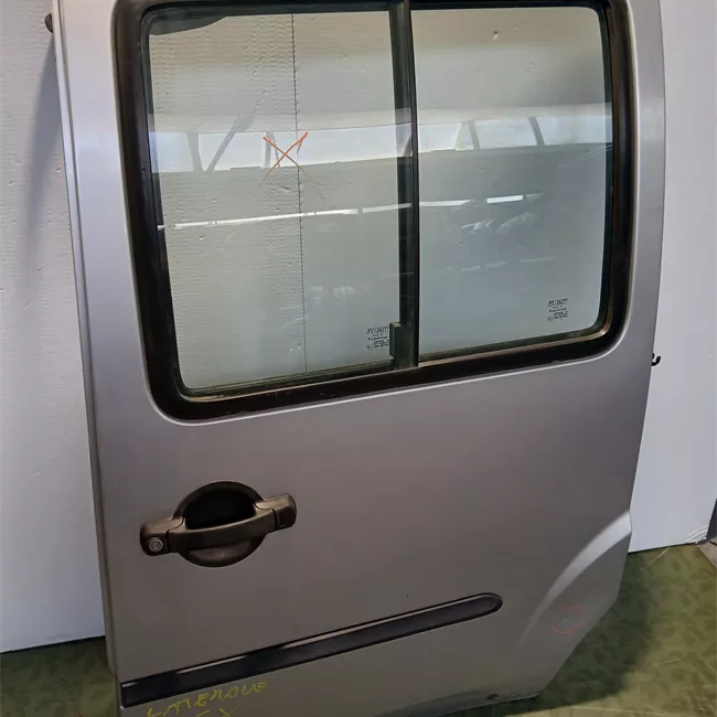 Porta posteriore sinistra