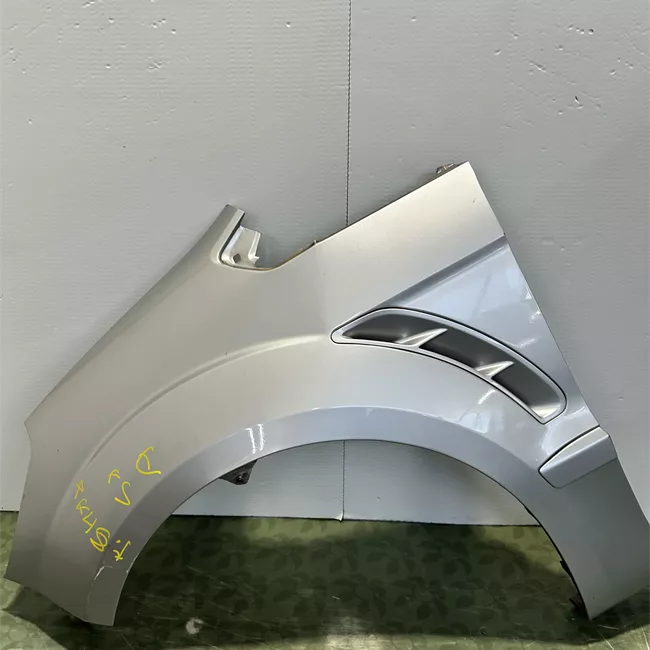 Parafango anteriore sinistro