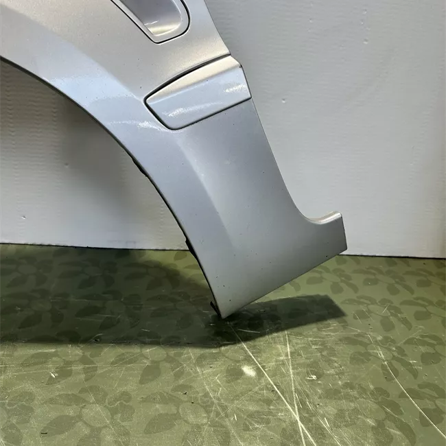 Parafango anteriore sinistro