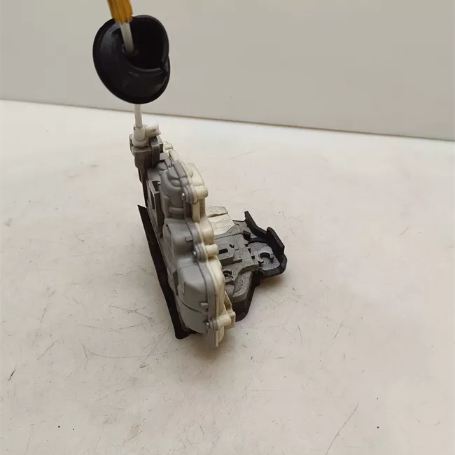 Serratura porta anteriore destra