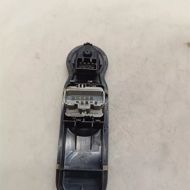 Interruttore alzacristalli porta anteriore sinistro