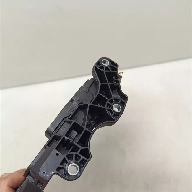 Pedale acceleratore atm