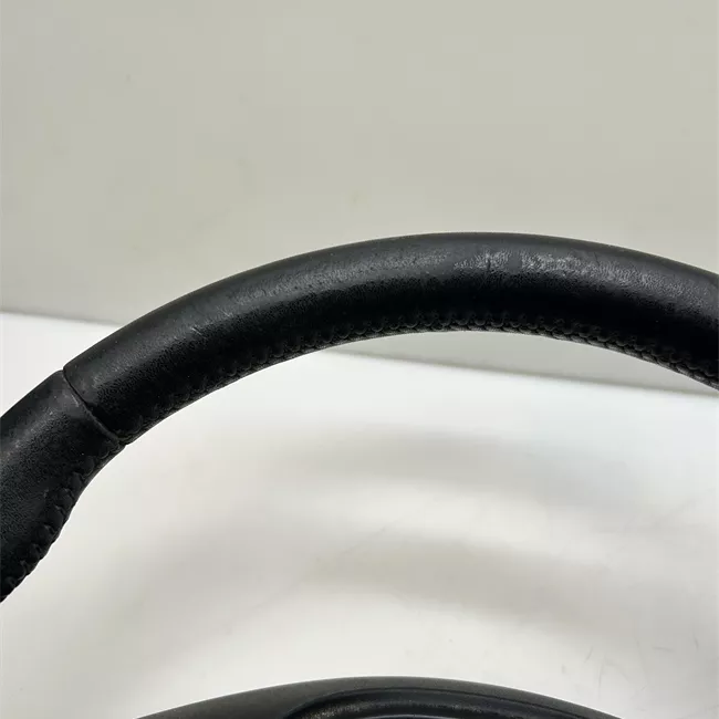 Volante Pelle con comandi radio