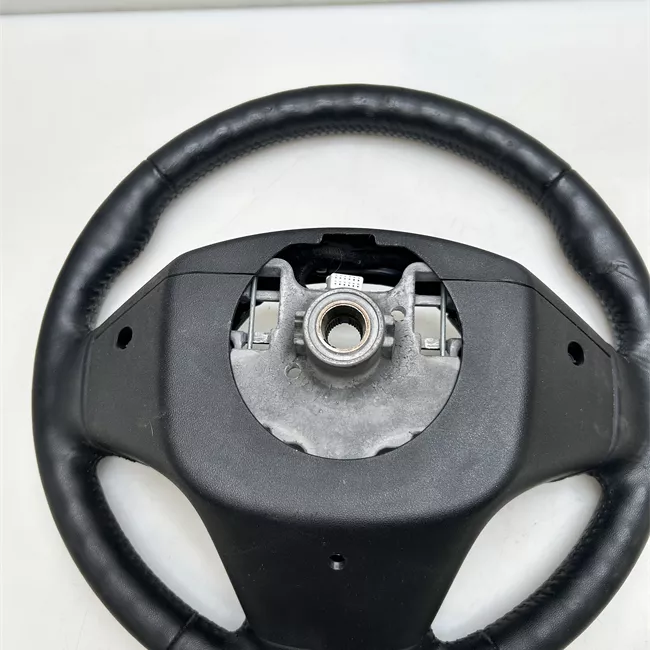 Volante Pelle con comandi radio