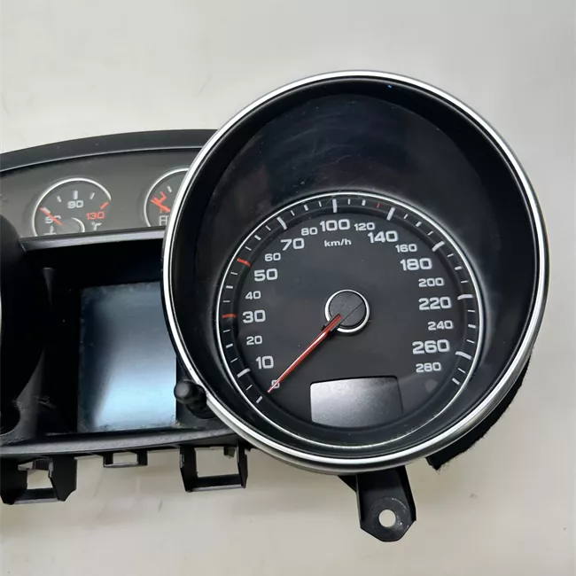 Quadro strumenti completo 280km/h