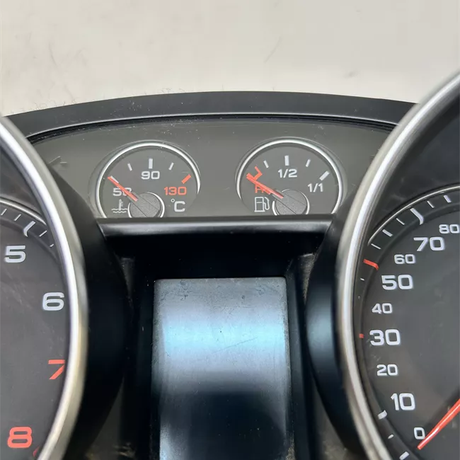 Quadro strumenti completo 280km/h