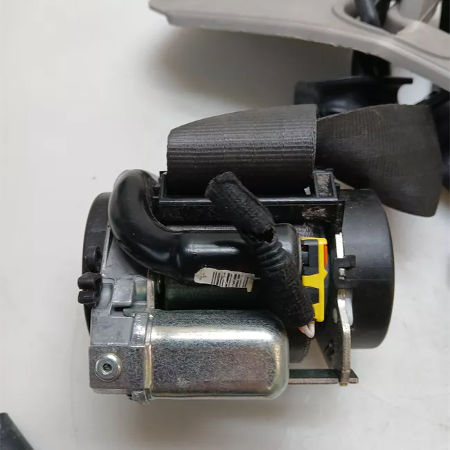 Cintura di sicurezza anteriore sinistra