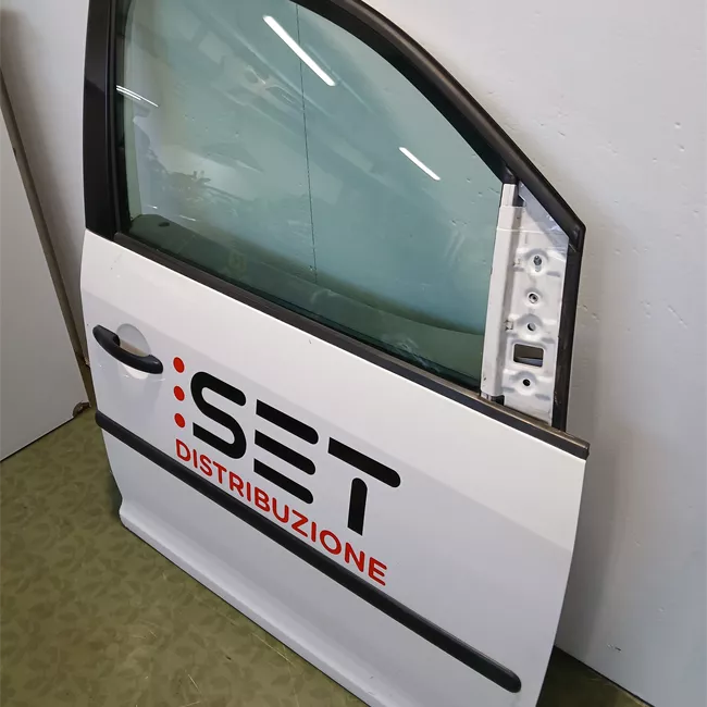 Porta anteriore destra