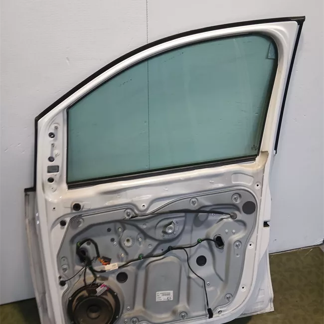 Porta anteriore destra