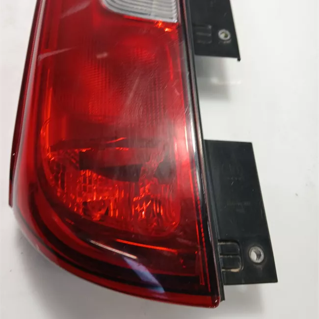 Fanale posteriore sinistro