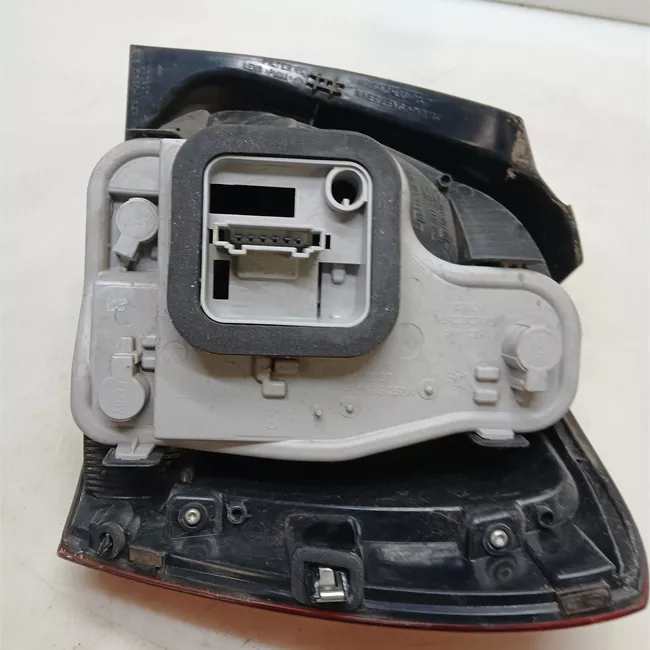 Fanale posteriore sinistro AL