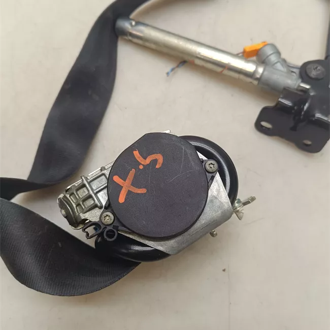 Cintura di sicurezza anteriore sinistra