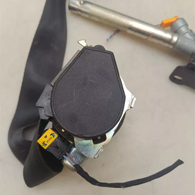 Cintura di sicurezza anteriore sinistra