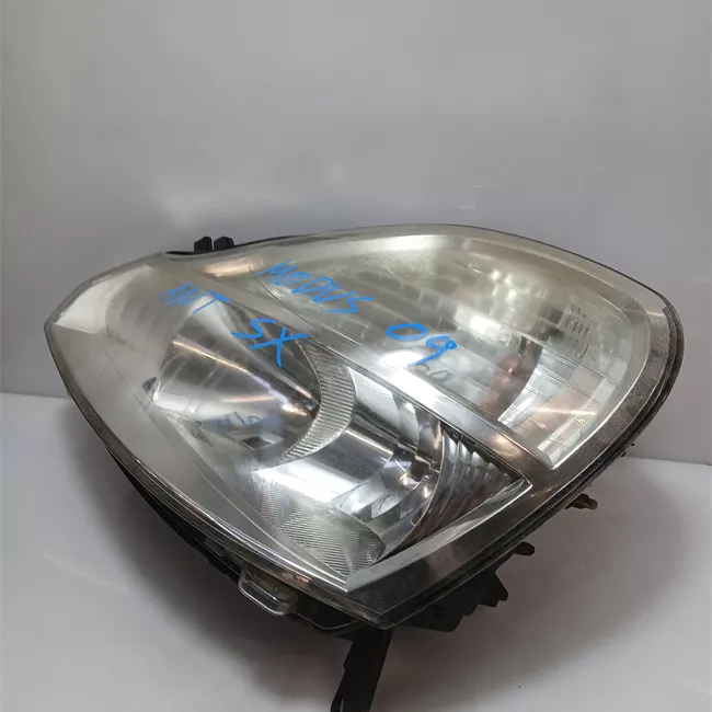 Proiettore sinistro Faro 02