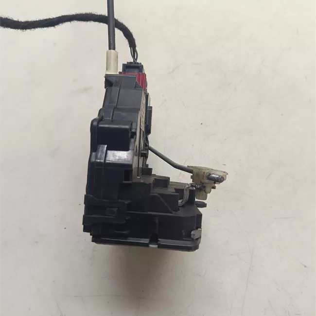 Serratura porta anteriore sinistra